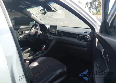 2020 Hyundai Veloster 2.0 Premium z USA, uszkodzony, nr VIN KMHTG6AF2LU028731